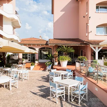 Eden Hotel 4*