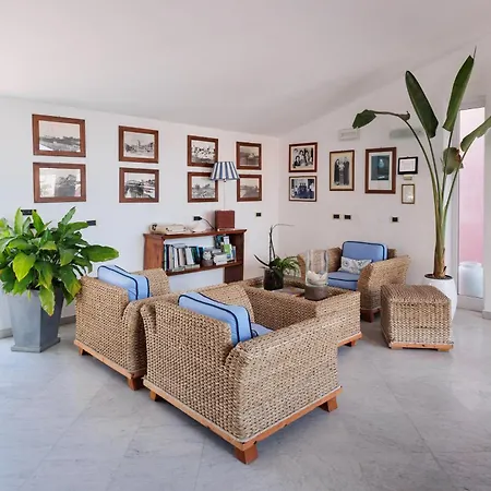 Eden Hotel 4*